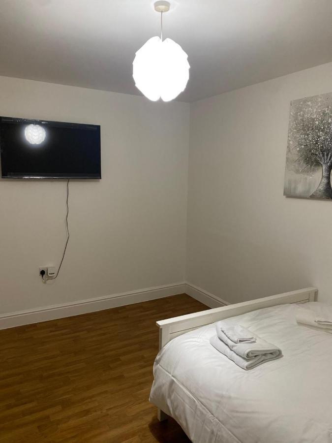 Streatham High Street Apartment London Exterior photo